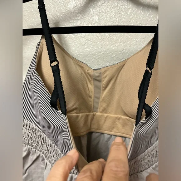 🍋 LULULEMON Bliss Tank Top Size 6 - Picture 16 of 16